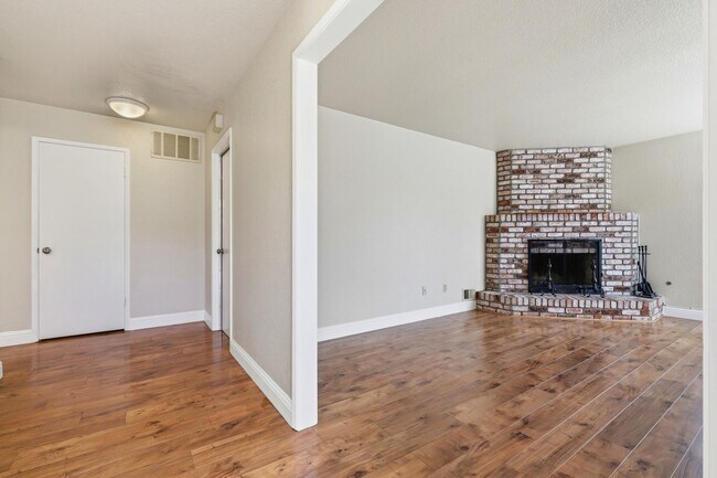 Building Photo - Desirable Adult Community! (55+ years of age community)