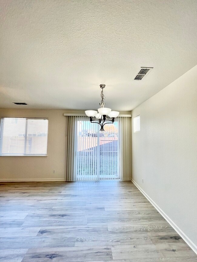 Building Photo - Charming one-story home in Linda! 3bd/2ba ...