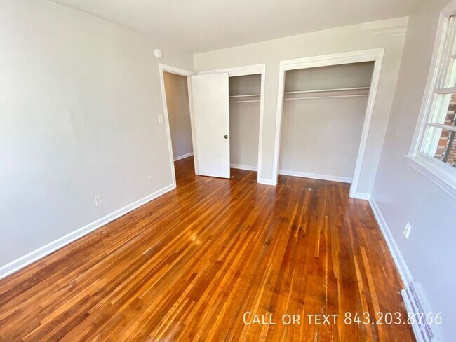 Building Photo - 1821 Somerset Cir