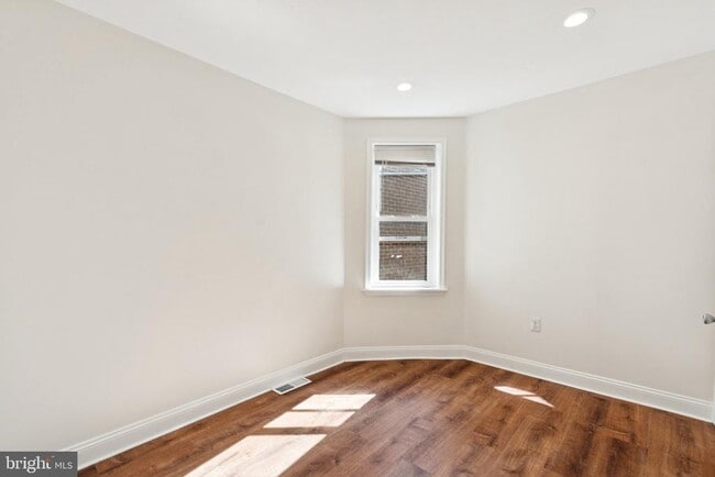 Building Photo - 2348 E Allegheny Ave