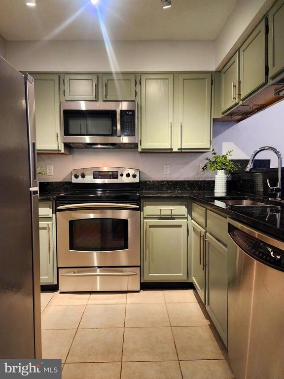 Building Photo - 1504 Lincoln Way