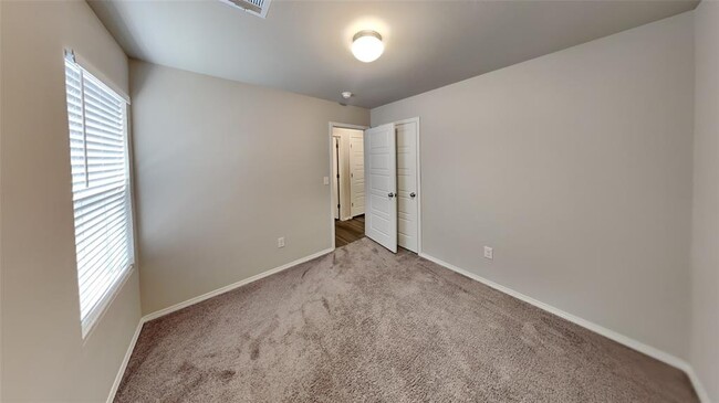 Building Photo - 1432 Dustin Dr
