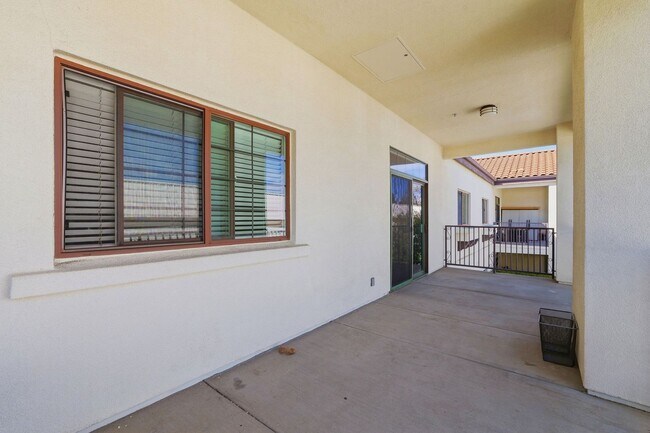 Building Photo - Availabe Now!