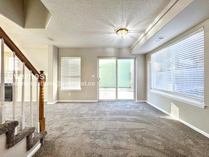 Building Photo - 4079 Perth St