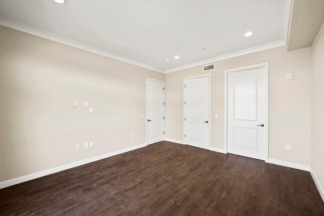 Building Photo - 342 Myrtle St