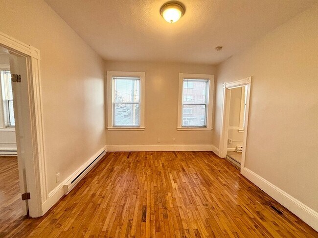 Building Photo - 92 Main St