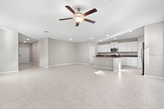 Building Photo - 5245 White Chicory Dr