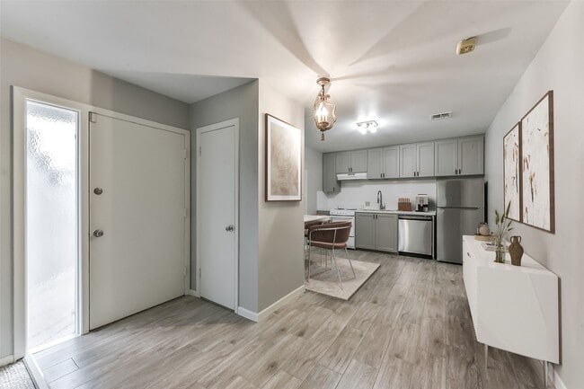 Building Photo - 6305 Deerwood Rd