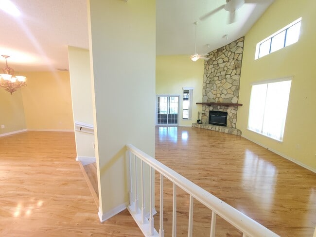 Building Photo - 11609 Parkview Ln