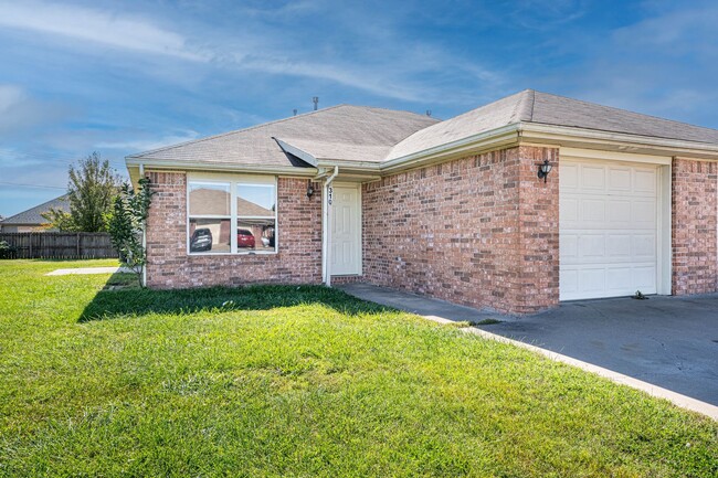 Building Photo - 318 E Marietta Ct
