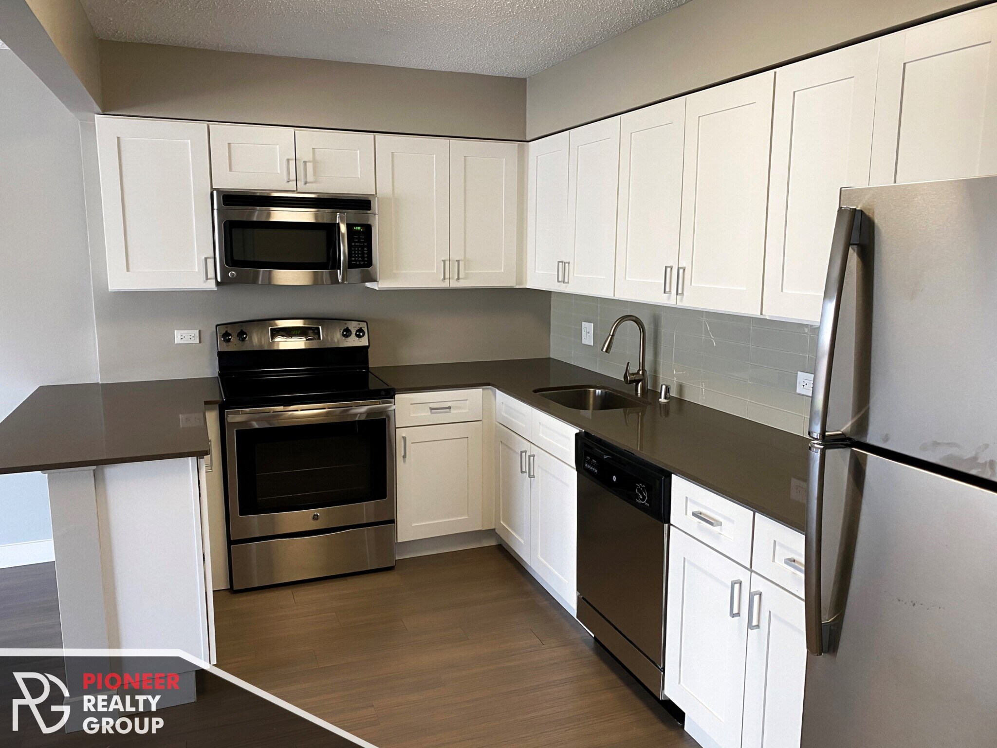 Building Photo - 2551 N Clark St