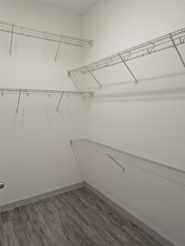 Building Photo - 3651 Raintree Village Dr