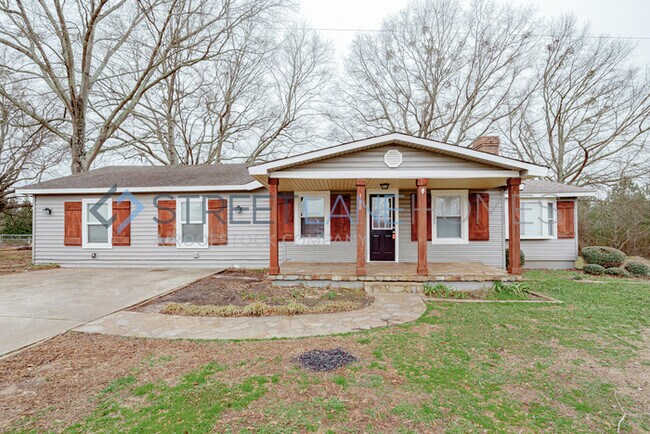 Primary Photo - Charming 4 Bedroom in Campobello!