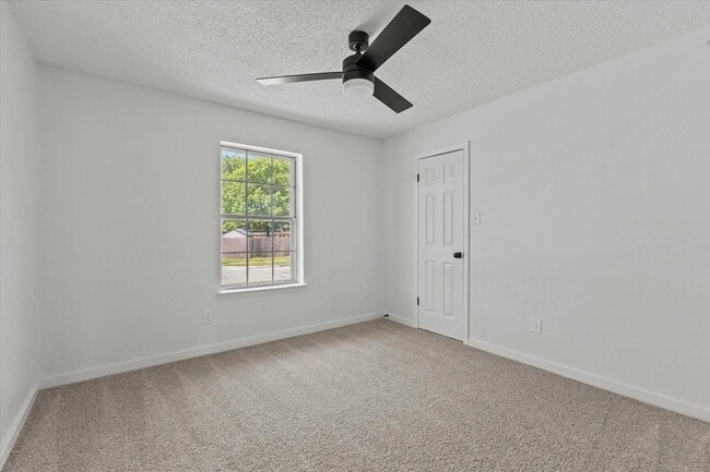 Building Photo - 5310 Vagas Dr