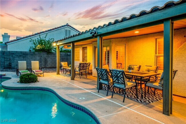 Building Photo - 905 Buffwood Ave