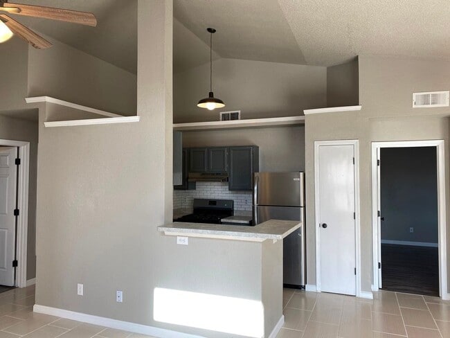 Building Photo - 2914 Royal Knoll Dr