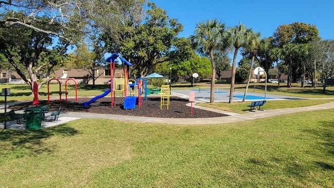 Building Photo - 117 1st Ct