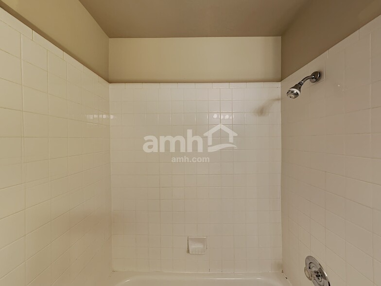 Building Photo - 6254 W Sarah Cir