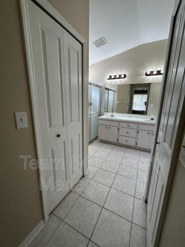 Building Photo - 30534 Tremont Dr