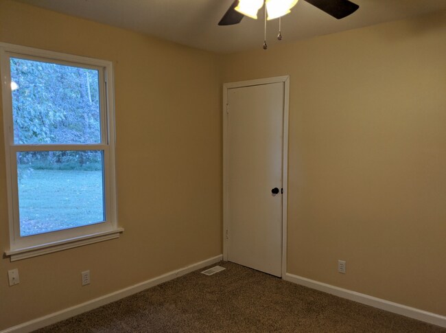 Building Photo - 1040 Britton Springs Rd