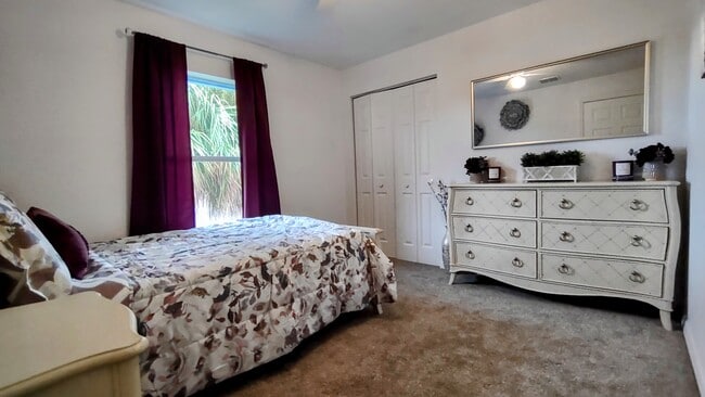 Building Photo - 1519 W 17th St