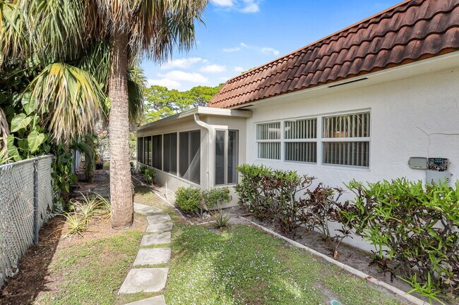 Building Photo - 89 Lariat Cir