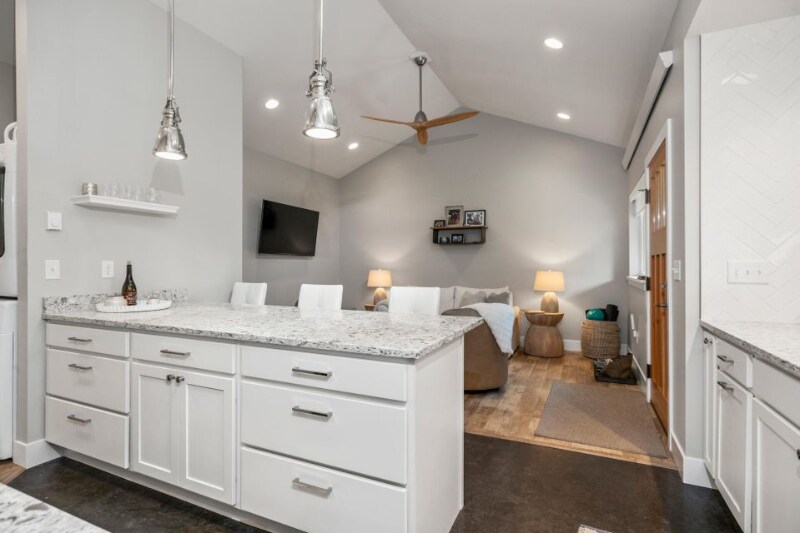 Building Photo - 419 S 3rd St W