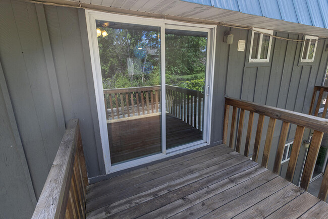 Building Photo - 105 N Garth Ave