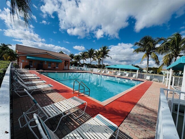 Building Photo - 1601 SE 24th Ct