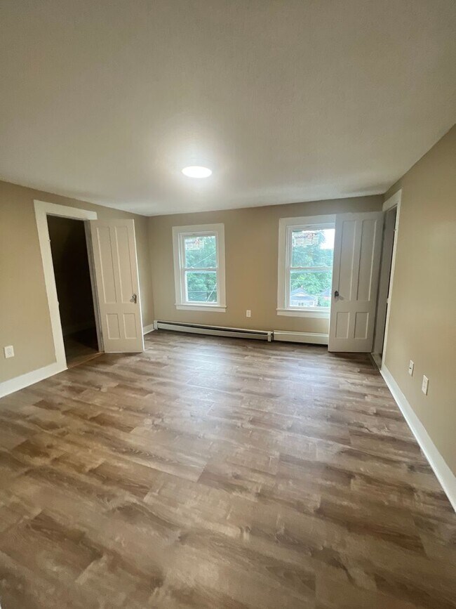 Building Photo - 172 Mt Pleasant St