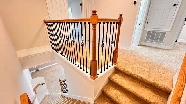 Building Photo - Charming 3-Bedroom Townhome in Oviedo – La...