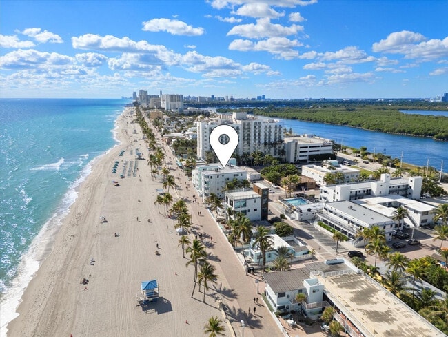 Building Photo - 2600 N Surf Rd