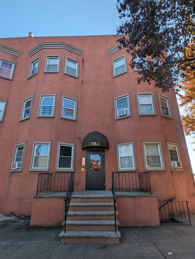 Primary Photo - 782 Ocean Ave