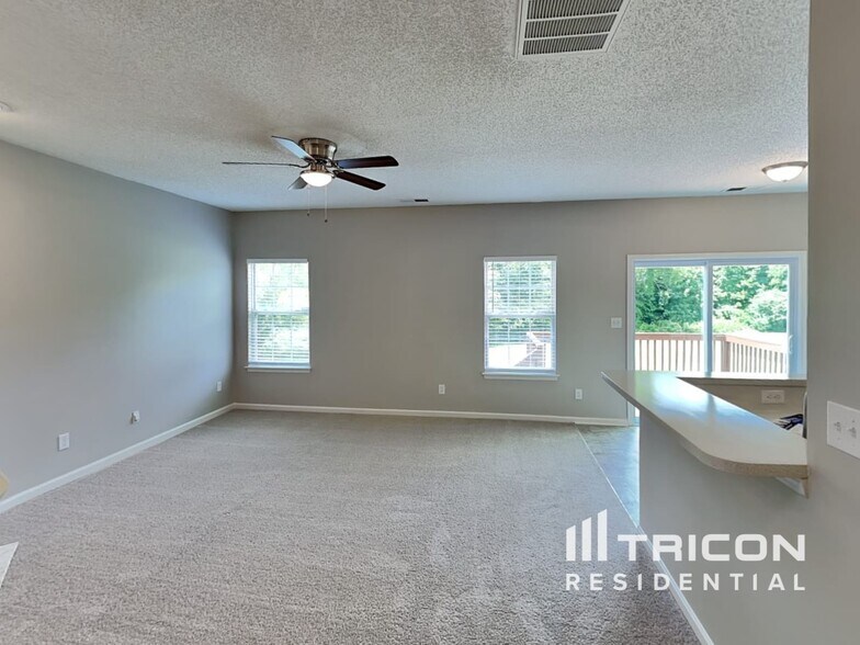 Building Photo - 10827 Azure Valley Pl