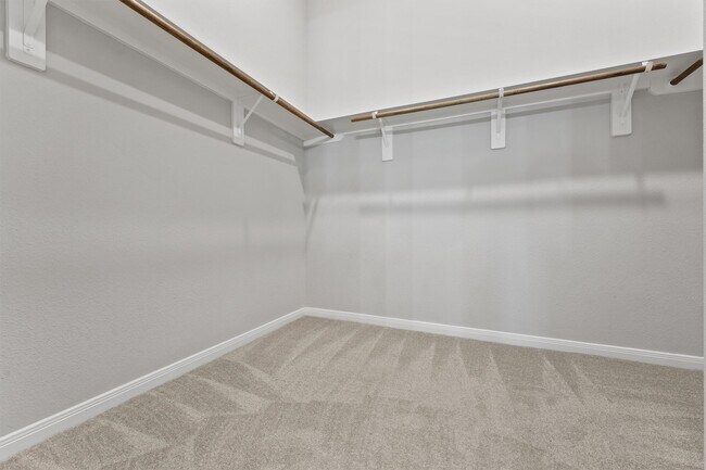 Building Photo - 5610 Patrick St