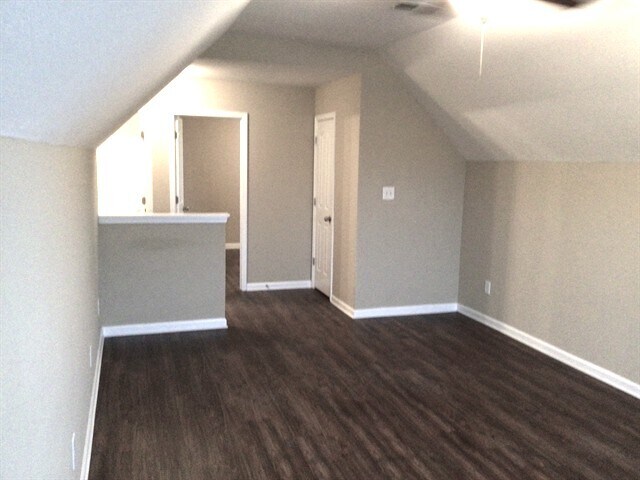 Building Photo - 2524 Ingleside Dr