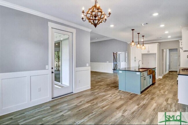 Building Photo - 421 Bear River Dr