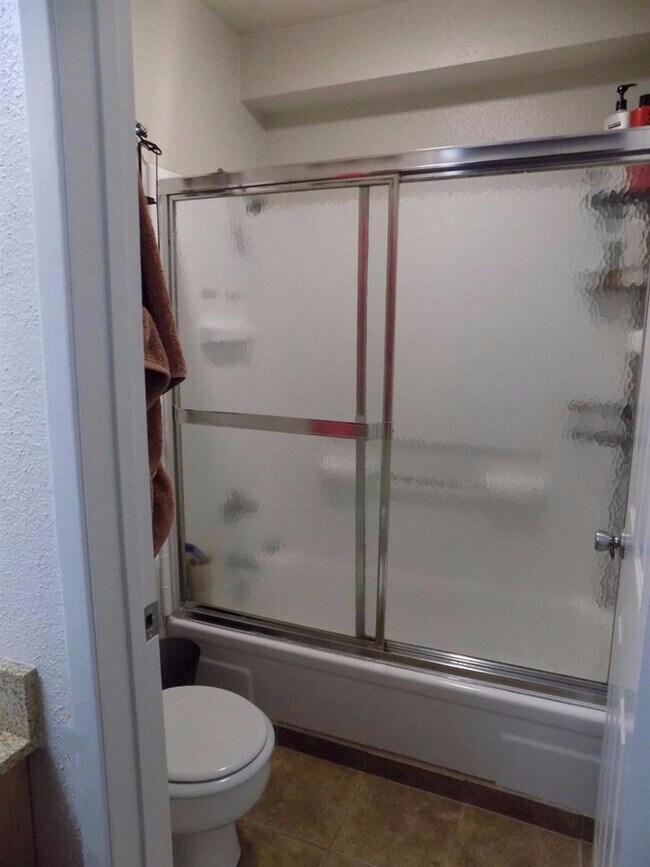 Building Photo - 2/2 Condo in Orangevale