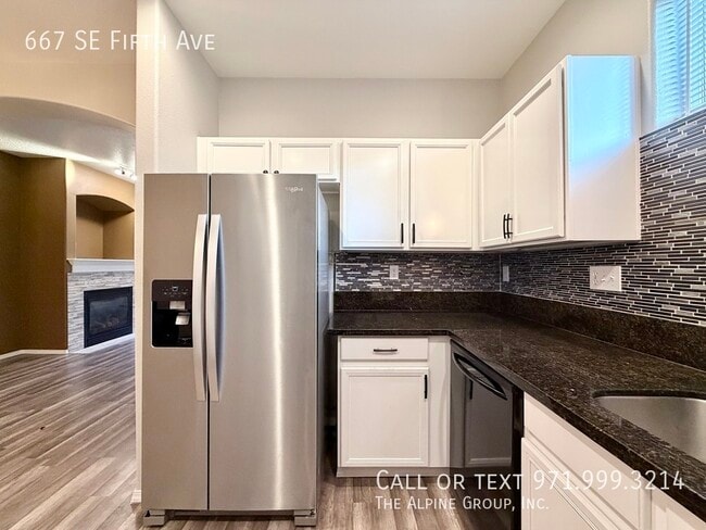 Building Photo - 667 SE Fifth Ave-