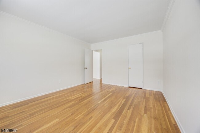 Building Photo - 14 Wedgewood Dr