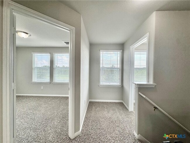 Building Photo - 308 Craters of the Moon Blvd