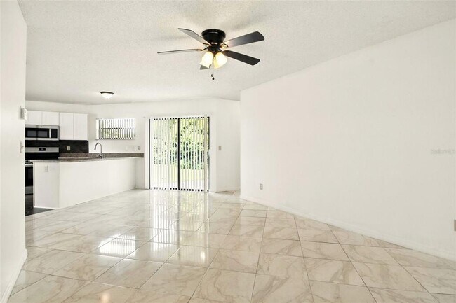 Building Photo - 4523 Hidden Oak Ct