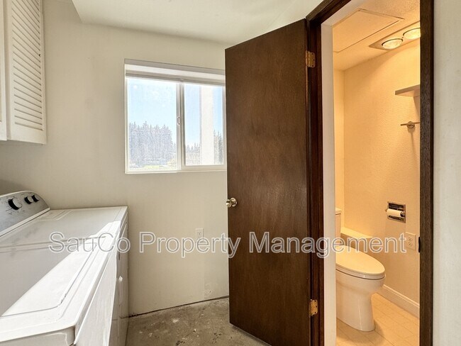 Building Photo - 21965 NW Phillips Rd