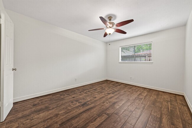 Building Photo - 14222 Stokesmount Dr