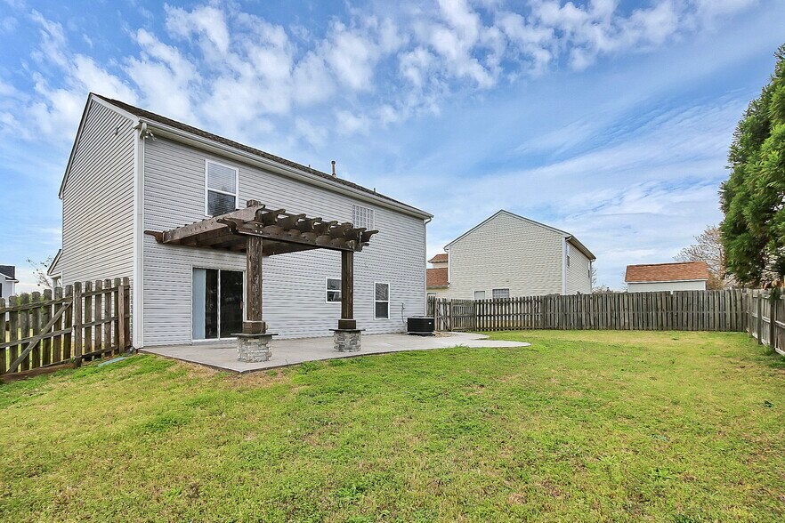Building Photo - 1711 Rustic Arch Way
