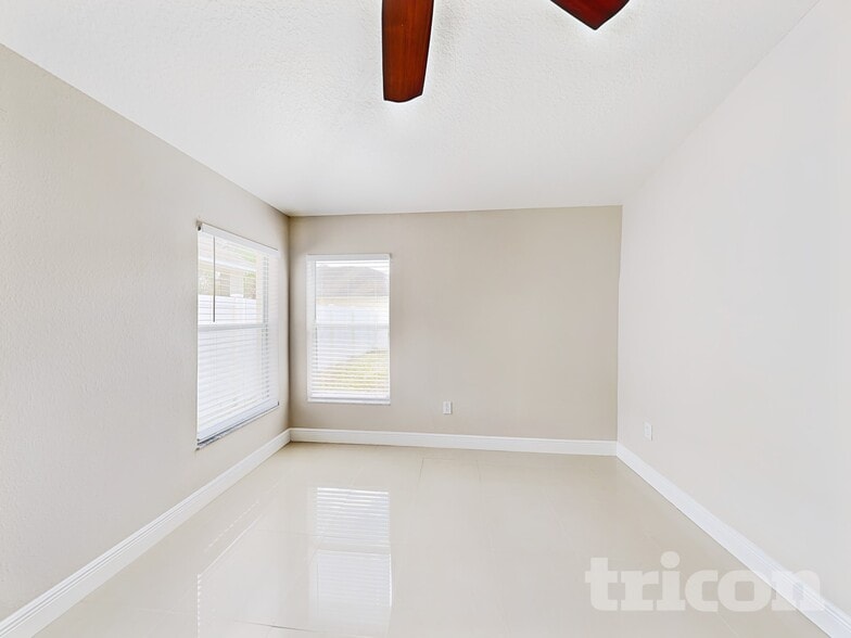 Building Photo - 30746 Birdhouse Dr