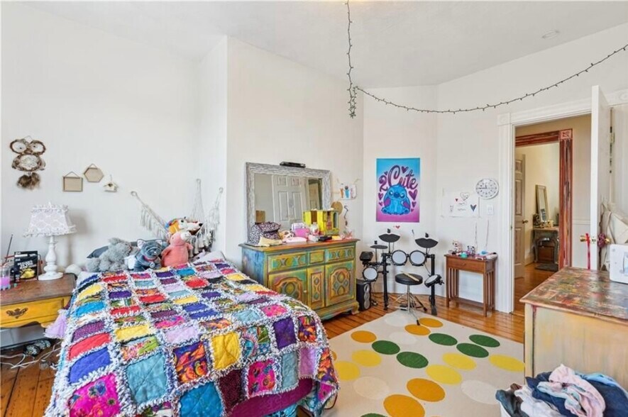 Bedroom 1 - 42 Cypress St