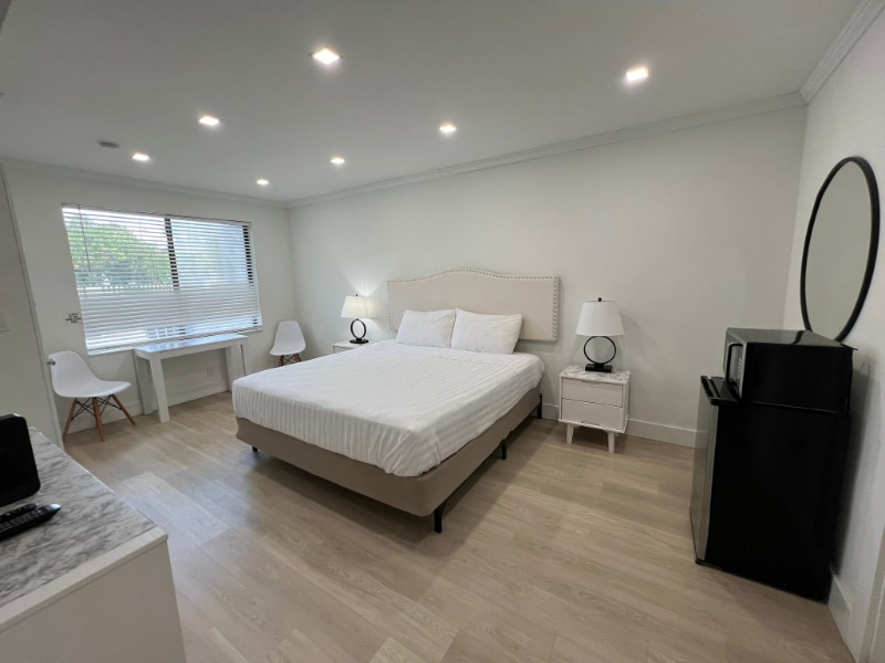 Building Photo - 407 71st Ave N