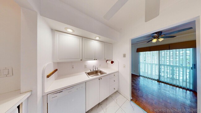 Building Photo - 4201 S Ocean Blvd