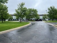 Building Photo - 935 Maple Ave